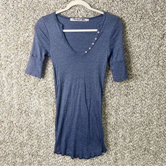 Michael Stars Blue Button-Detail V-Neck 1/2 Sleeve Top in Maternity OS - Picture 1 of 4